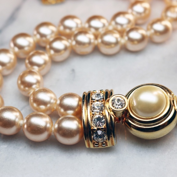 ⚜️ Kenneth Jay Lane Double Strand Pearl Bracelet - Picture 2 of 9